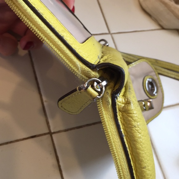 Coach wristlet in used condition - Picture 5 of 8